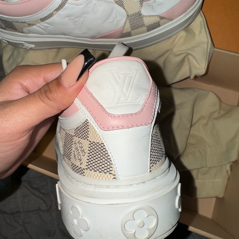 Louis Vuitton sneakers - Picture 8 of 16